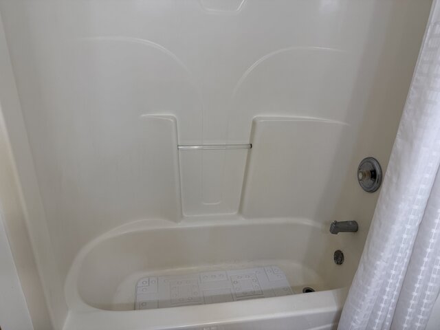 Image 3 for Standard Room, Queen Bed Smoke Free