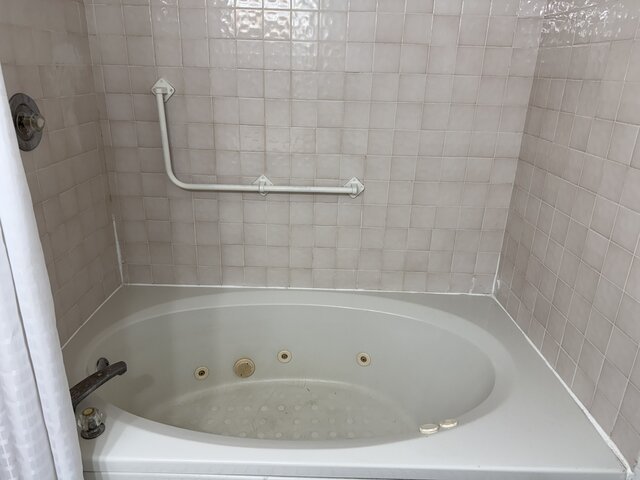 Image 2 for Honeymoon Suite, King bed, Smoke Free