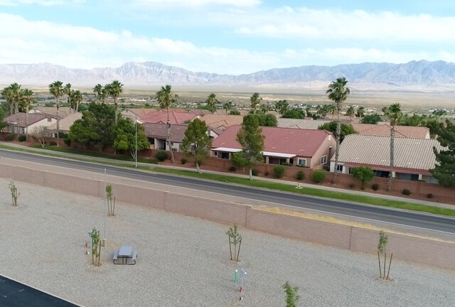 Image 2 for Premium Back-in