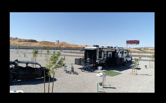 Image 2 for Luxury Pull-thru