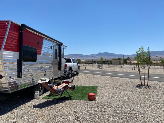 Image 3 for Deluxe Back-in