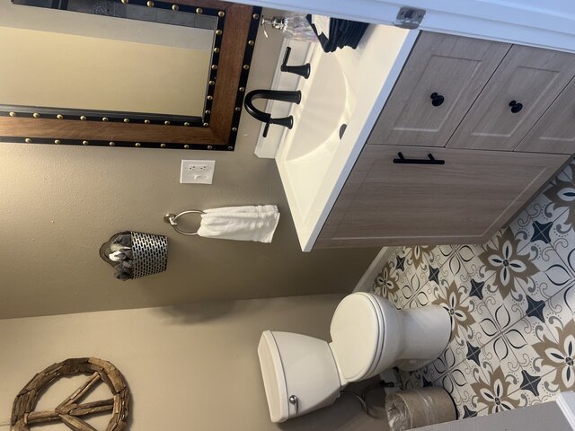 Image 10 for White Lotus-Hot Tub Hideaway