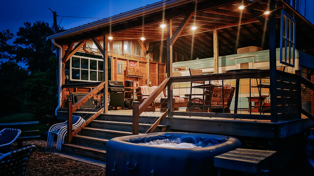 Image 8 for Beatrice at The Last Resort