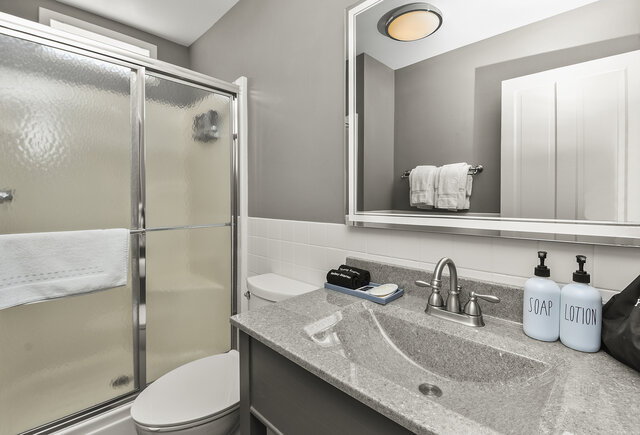 Image 8 for Standard Queen Rooms