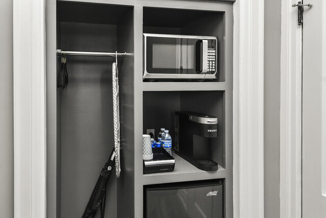 Image 6 for Standard Queen Rooms