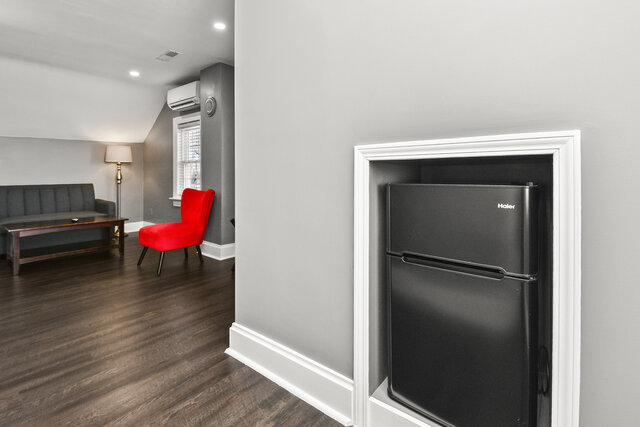 Image 5 for Deluxe King