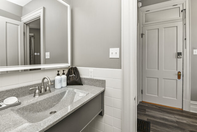 Image 7 for Standard Queen Rooms