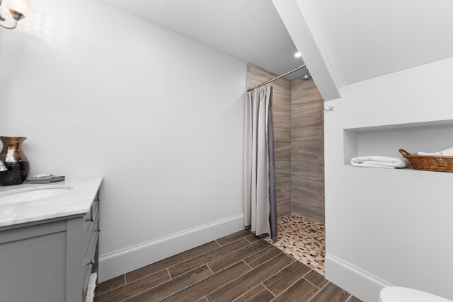 Image 5 for Honeybee Room 11 - 1st Floor