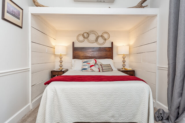 Image 2 for Captain's Quarters Room 6 - 2nd Floor