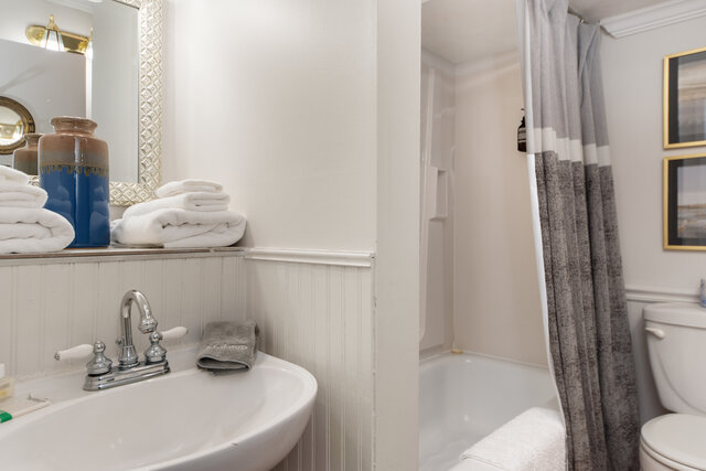 Image 10 for Captain's Quarters Room 6 - 2nd Floor