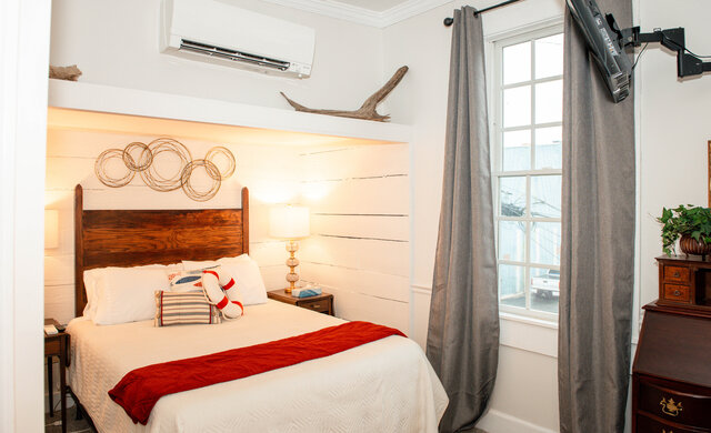 Image 6 for Captain's Quarters Room 6 - 2nd Floor