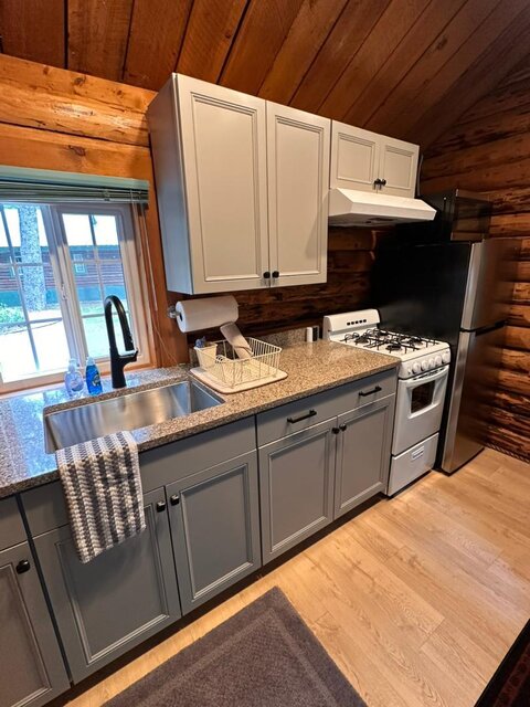 Image 1 for Peterson Cabin