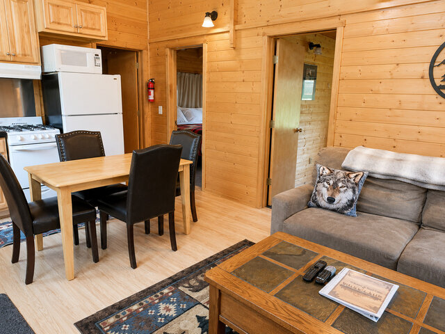 Image 5 for Wolf’s Den Cabin