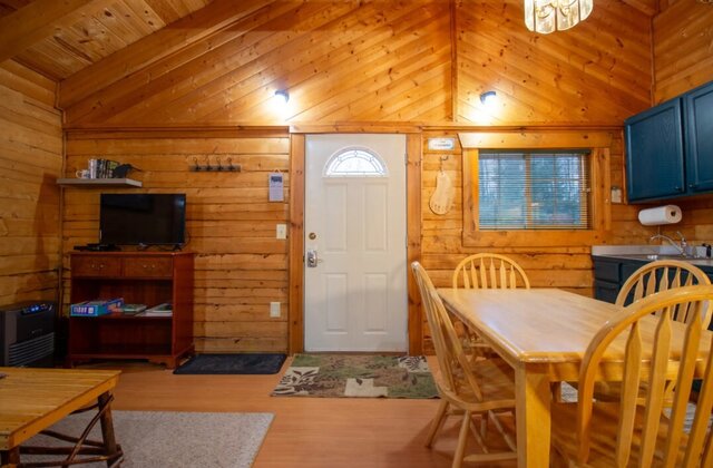 Image 10 for Bear's Den Cabin