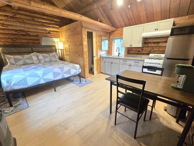 Image 3 for Peterson Cabin