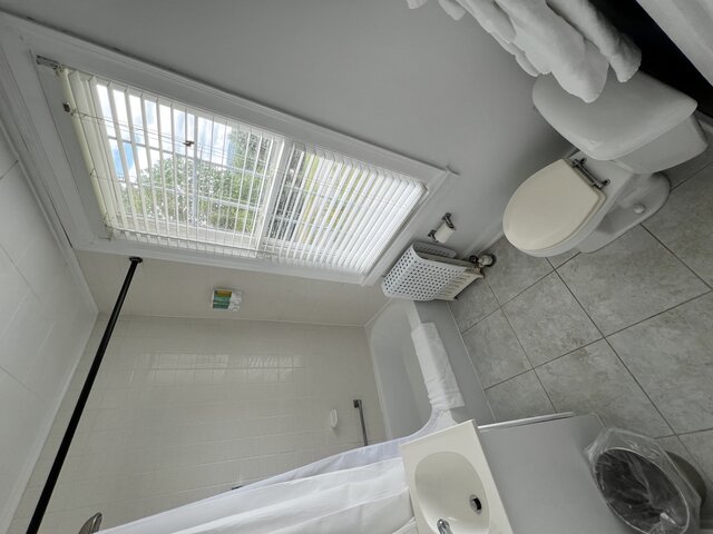 Image 3 for Room 2