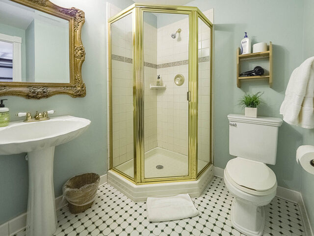 Image 3 for #7 Country Splendor (Queen opens to veranda)