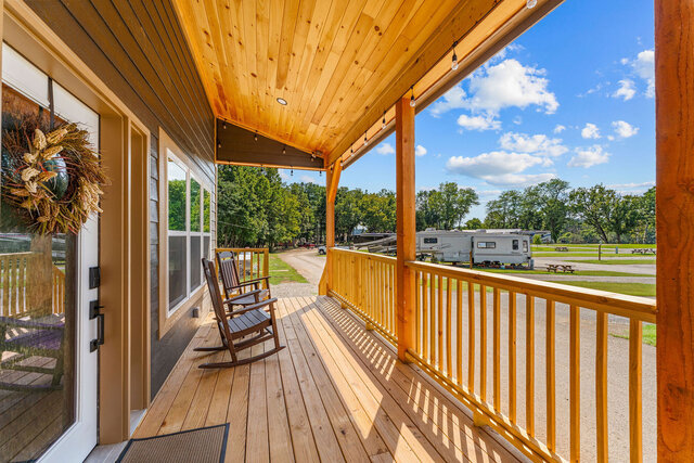 Image 7 for E2. Tailwater Lodge (6)