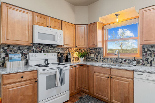 Image 10 for 00) Stillwater Lodge