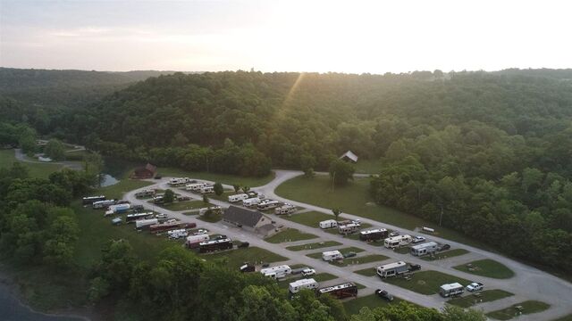 Image 4 for 26) Premium Mid-Row Pull-Thru Site #26