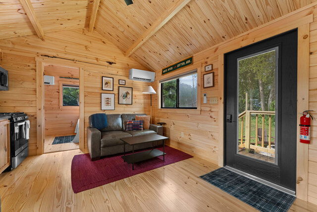 Image 8 for R01. Eagle's Perch Cabin (4)