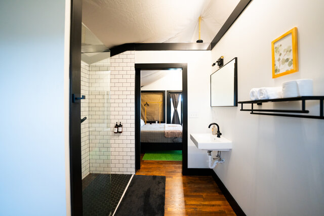 Image 18 for Luxury Glamping Tent Suite