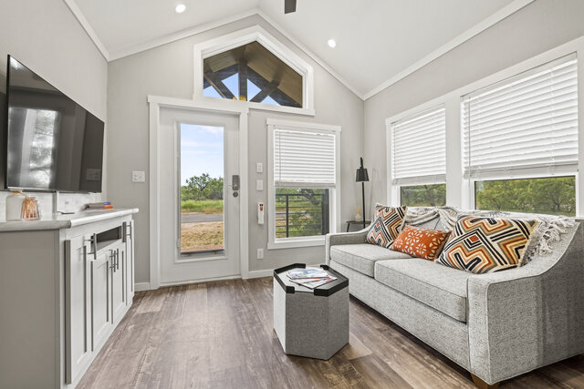 Image 2 for D12 Loft Cabin