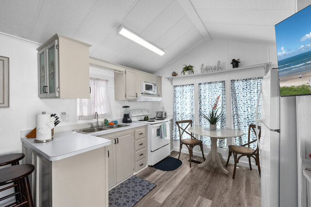 Image 12 for Clam's Cottage with Jacuzzi @ LIV Resort