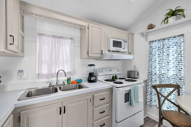 Image 5 for Clam's Cottage with Jacuzzi @ LIV Resort