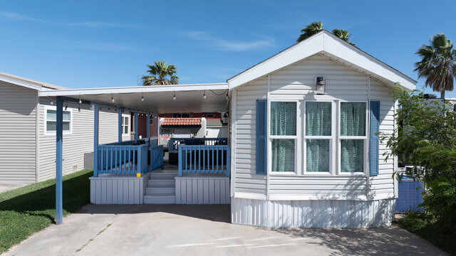 Image 20 for Clam's Cottage with Jacuzzi @ LIV Resort