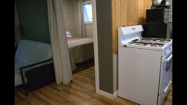 Image 6 for Cabin 4 - 1 Bedroom