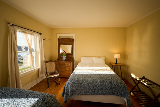 Image 5 for 21) Corner Double Ocean