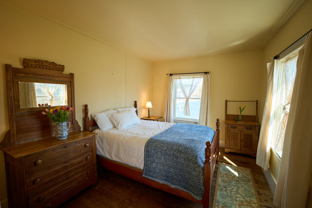 Image 1 for 22) Corner Double Meadow