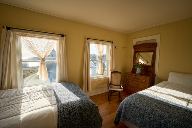 Image 2 for 21) Corner Double Ocean