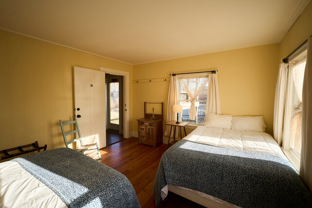 Image 4 for 21) Corner Double Ocean