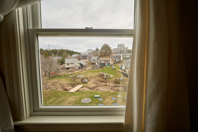 Image 4 for 16) Corner Jumbo Room