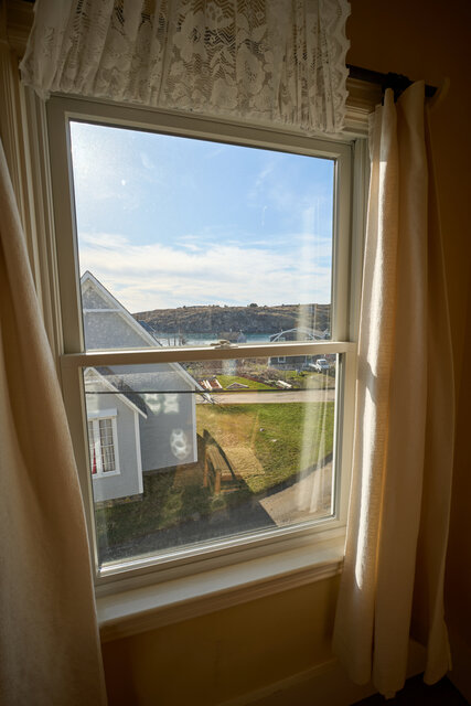 Image 5 for 19) Queen Ocean