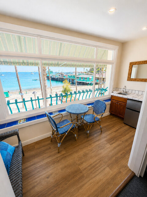 Image 3 for 01) Oceanfront Suite One