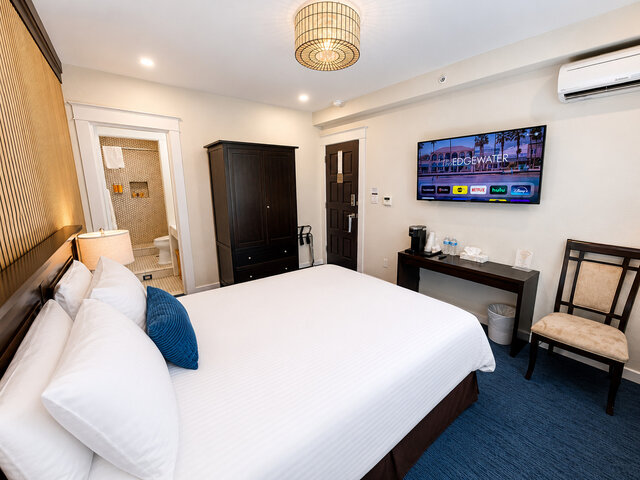 Image 3 for 04) Classic Queen Room
