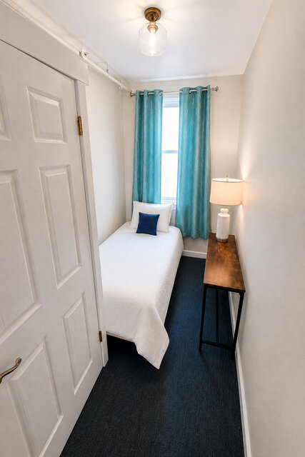 Image 3 for 08) Deluxe Queen Twin Room