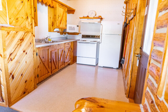 Image 6 for 1st Bedroom: Queen Hot Tub: 2nd Bedroom: 2 twins