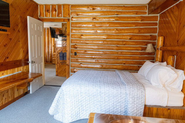 Image 1 for 1st Bedroom: Queen Hot Tub: 2nd Bedroom: 2 twins