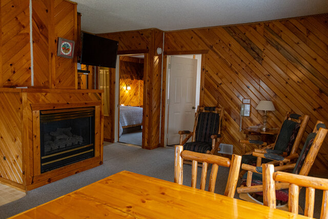 Image 4 for 1st Bedroom: Queen Hot Tub: 2nd Bedroom: 2 twins
