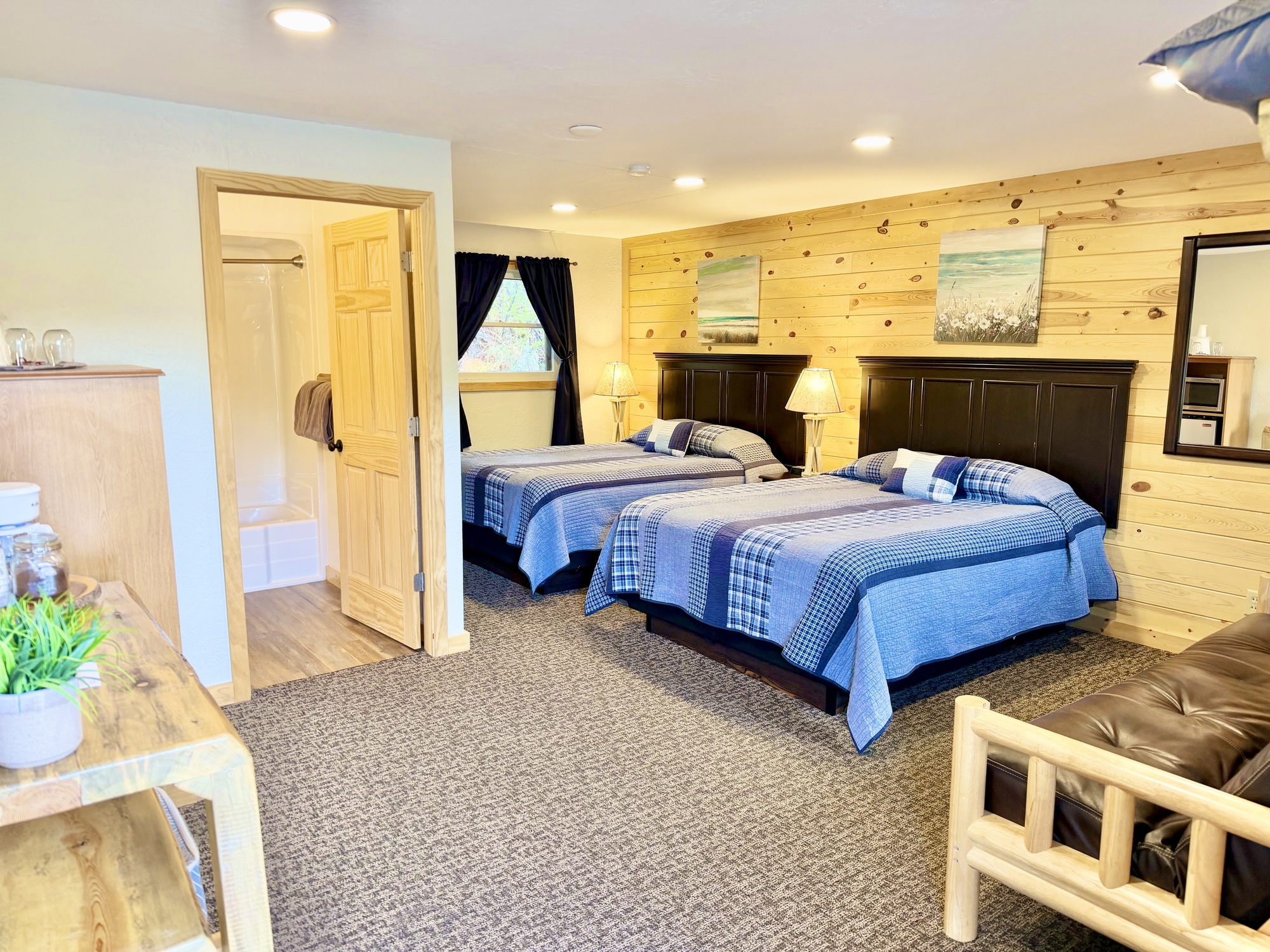 Image for Double Queen with Futon-Lodge