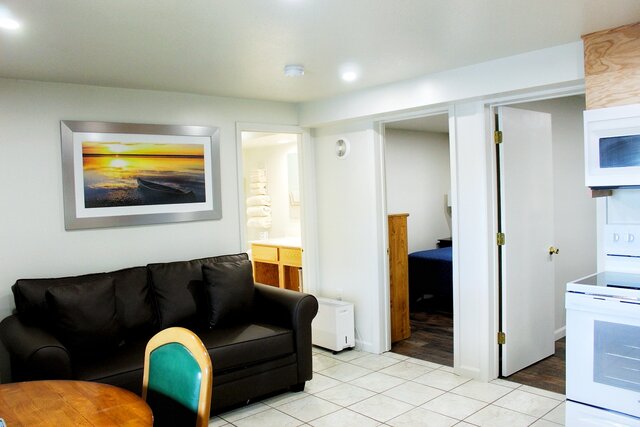 Image 1 for 2 Bedroom/1Bath Suite