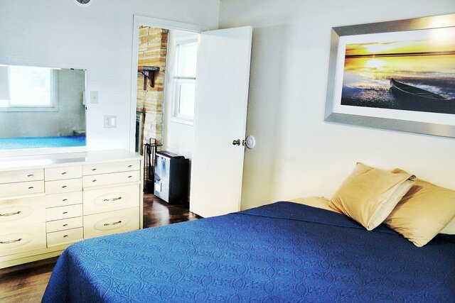 Image 5 for 3 Bedroom/1.5 Bath Suite