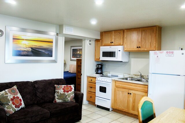 Image 3 for 2 Bedroom/1Bath Suite