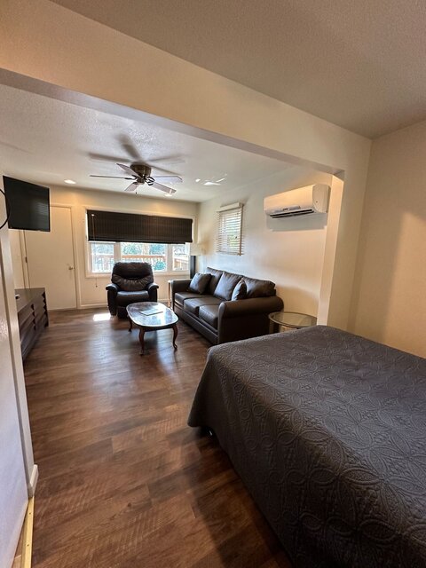 Image 6 for Large 2 Bedroom/ 1 Bath