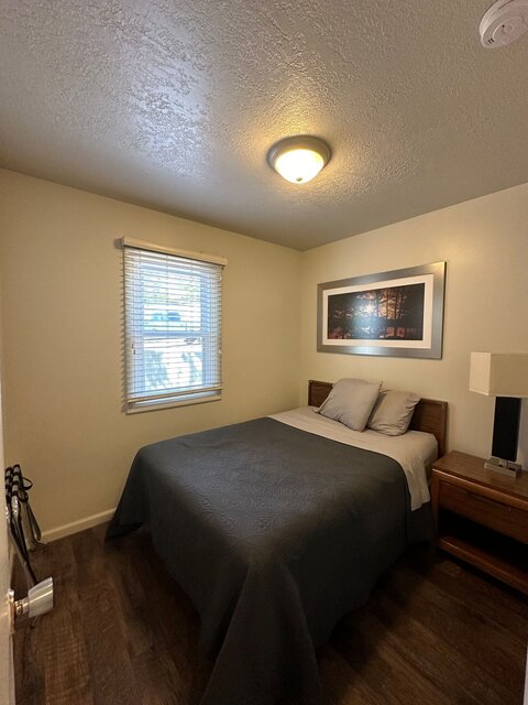 Image 2 for Large 2 Bedroom/ 1 Bath