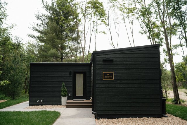 Image 6 for The Mirrored Cabin